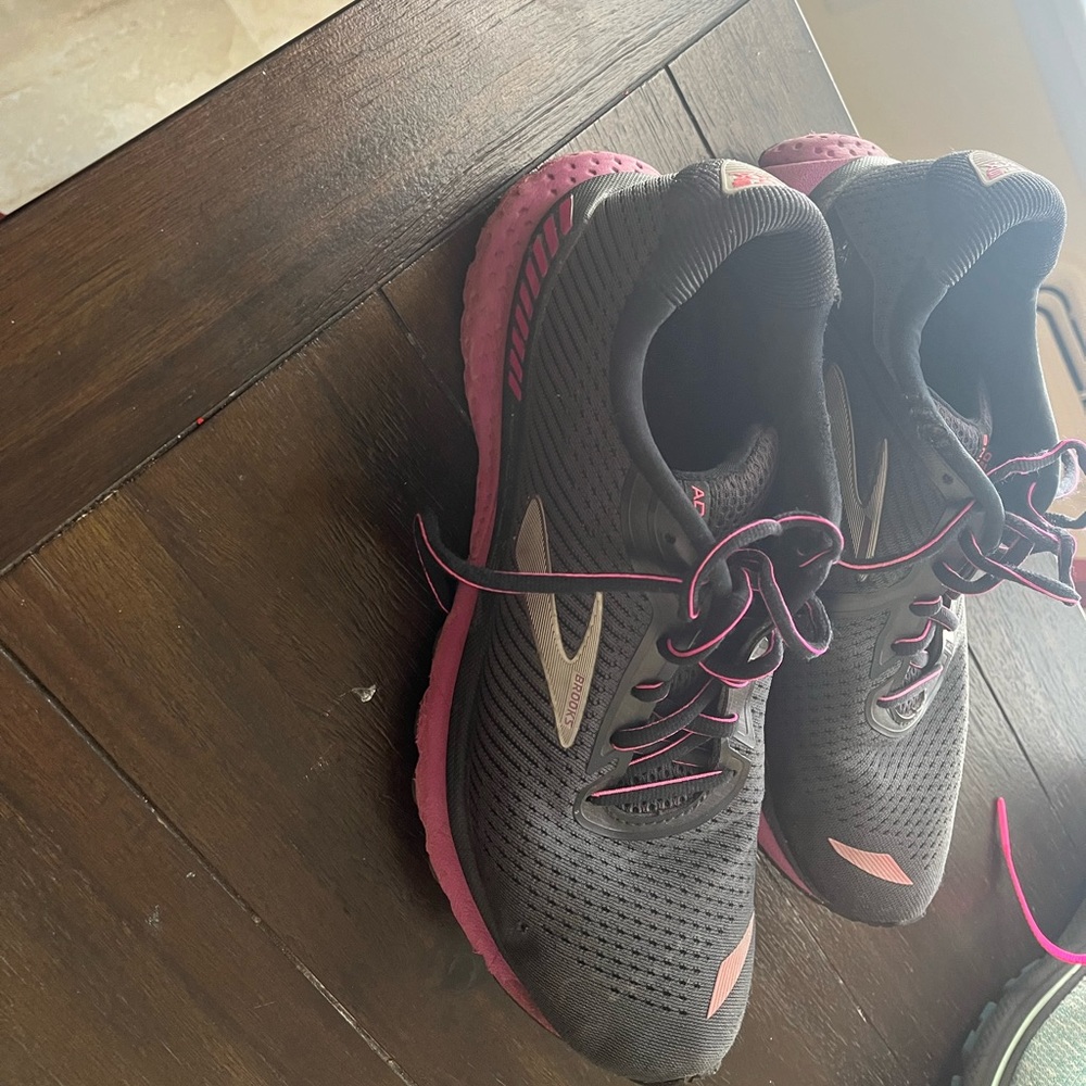 Brooks adrenaline size 10 - Picture 2 of 4